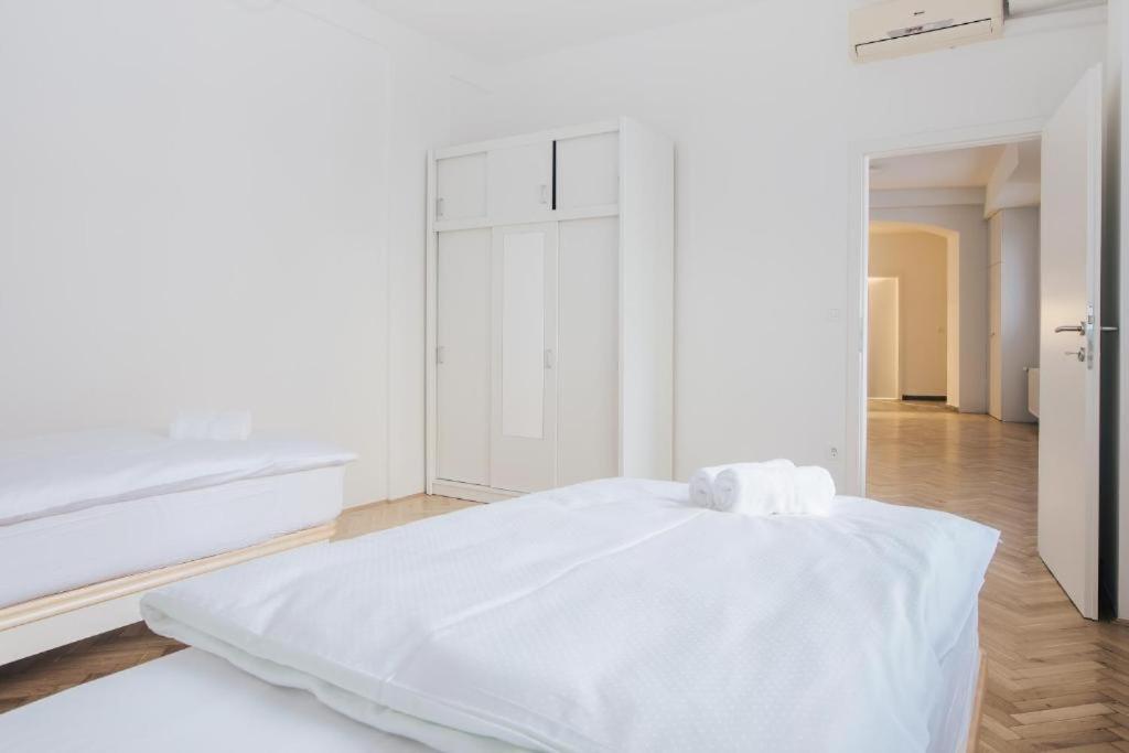 Apartment Center - Kersnikova Ljubljana Eksteriør billede