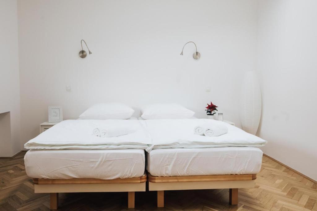 Apartment Center - Kersnikova Ljubljana Eksteriør billede